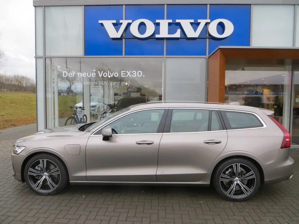 Photo 1 : Volvo V60 2021 Hybride