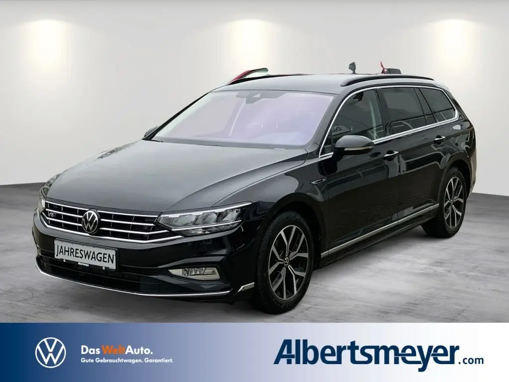 Photo 1 : Volkswagen Passat 2023 Petrol