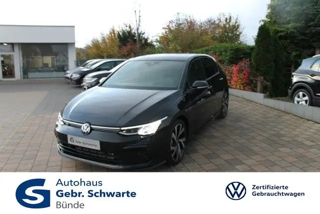 Volkswagen Golf VIII 2.0 TDI DSG R-Line AHK+Navi+LED+Pano