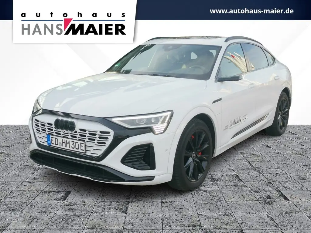 Photo 1 : Audi Q8 2023 Non renseigné