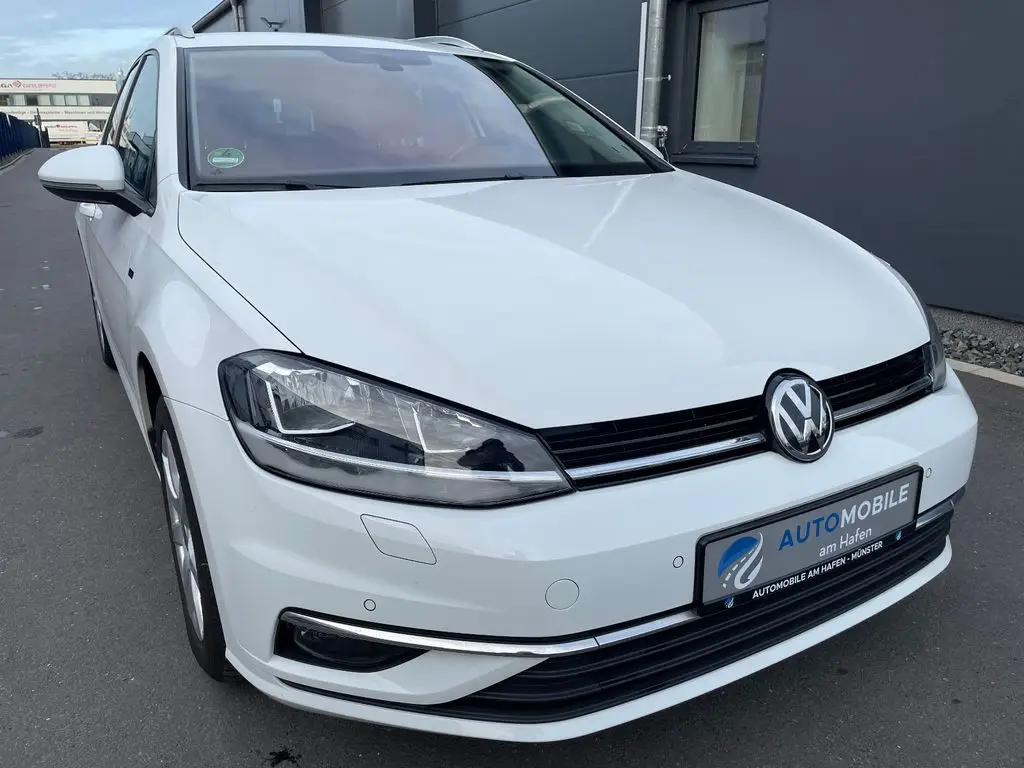 Photo 1 : Volkswagen Golf 2018 Petrol