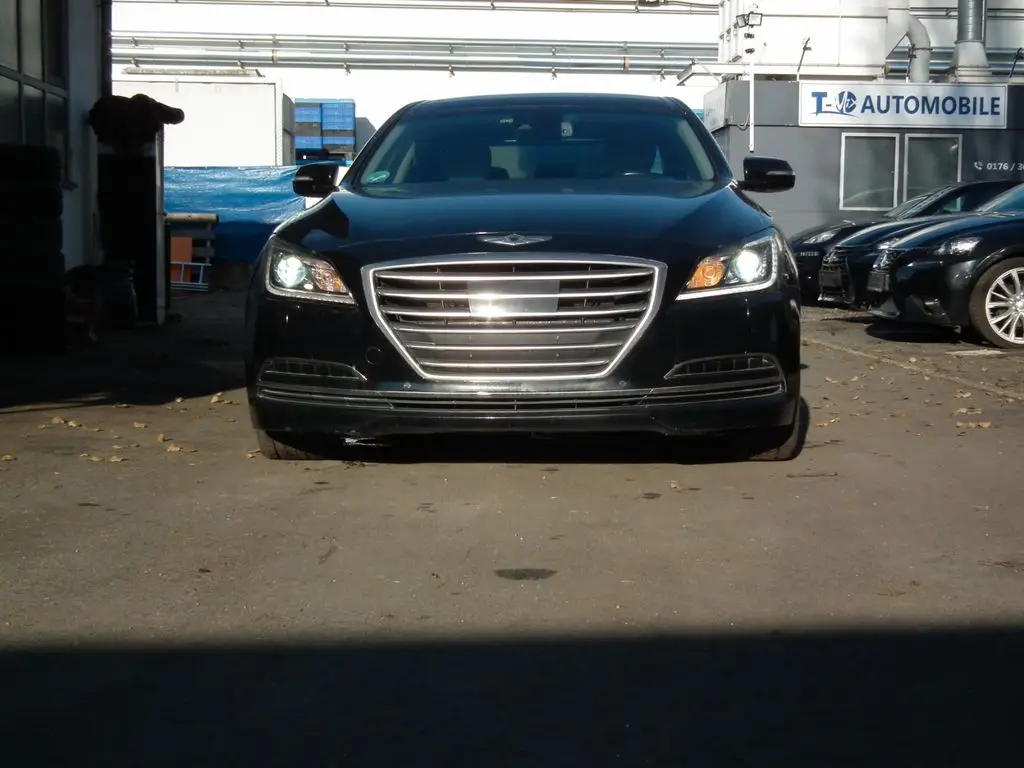 Photo 1 : Hyundai Genesis 2015 Petrol