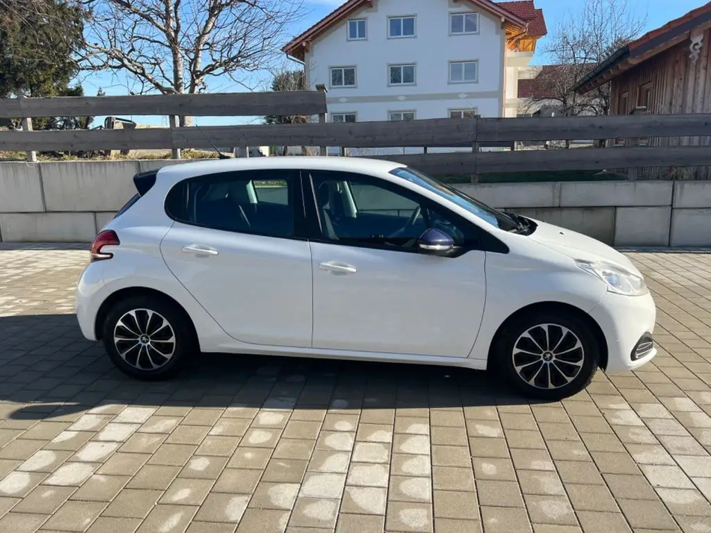 Photo 1 : Peugeot 208 2019 Petrol