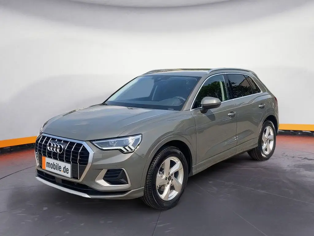 Photo 1 : Audi Q3 2023 Petrol