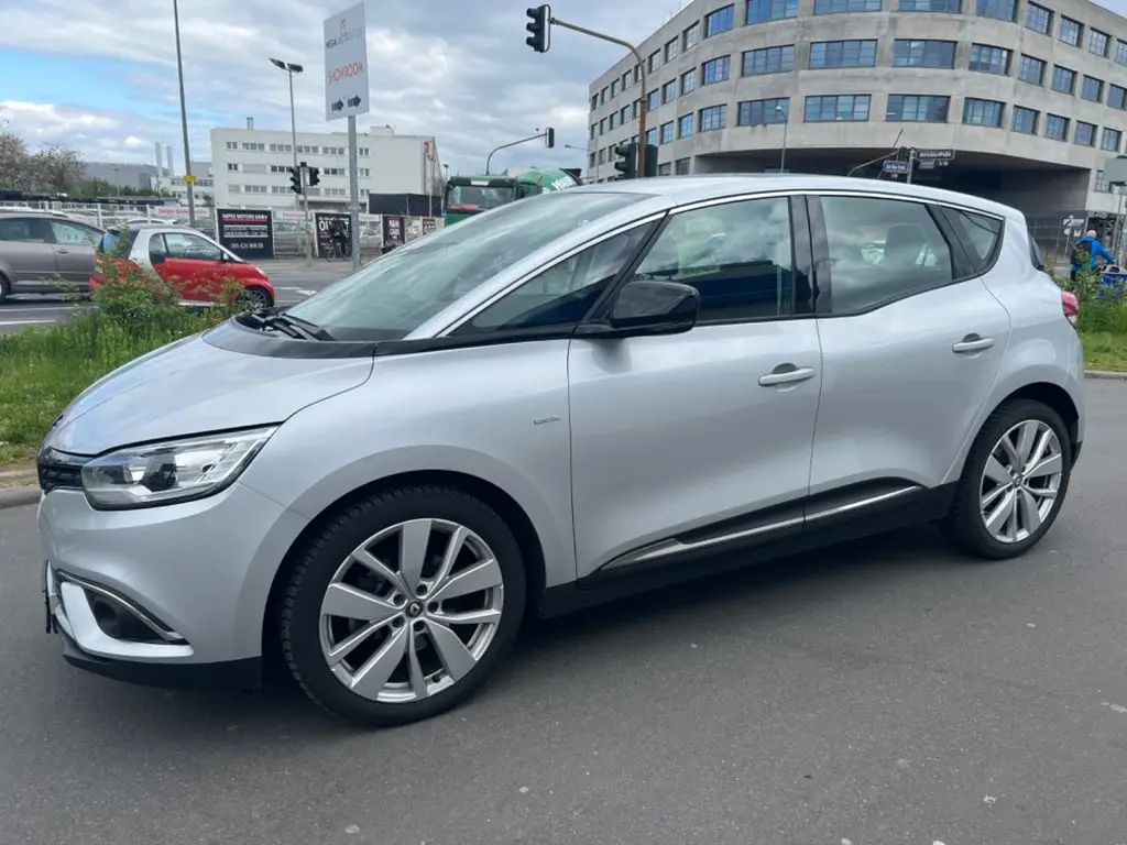 Photo 1 : Renault Scenic 2019 Essence