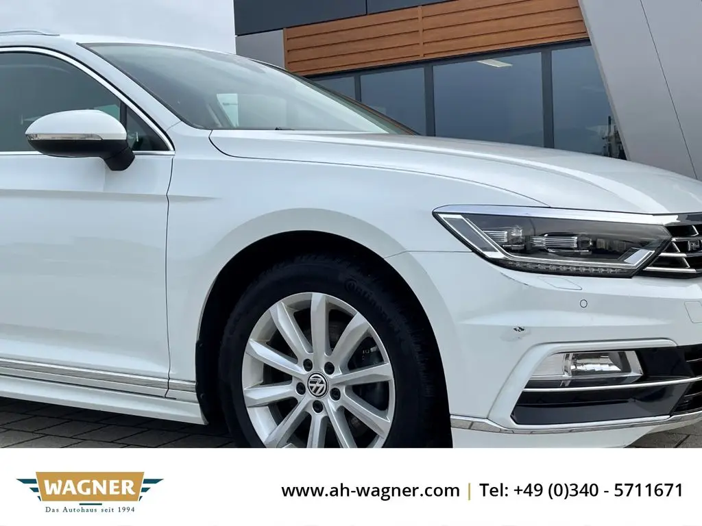 Photo 1 : Volkswagen Passat 2018 Petrol