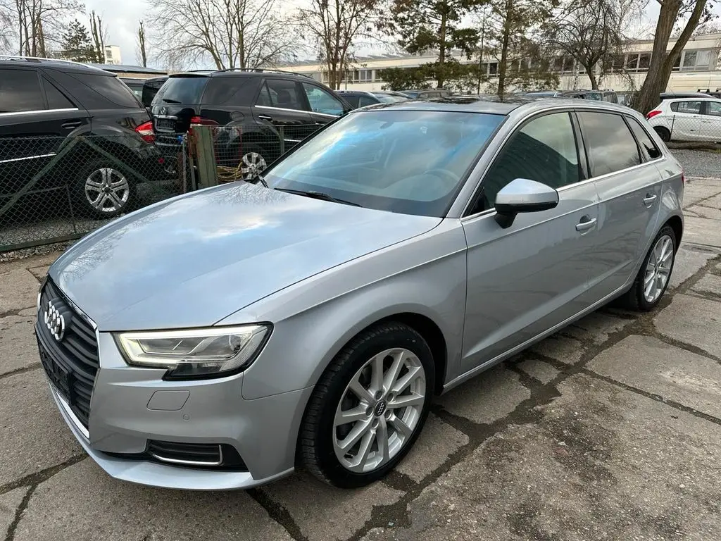 Photo 1 : Audi A3 2016 Petrol