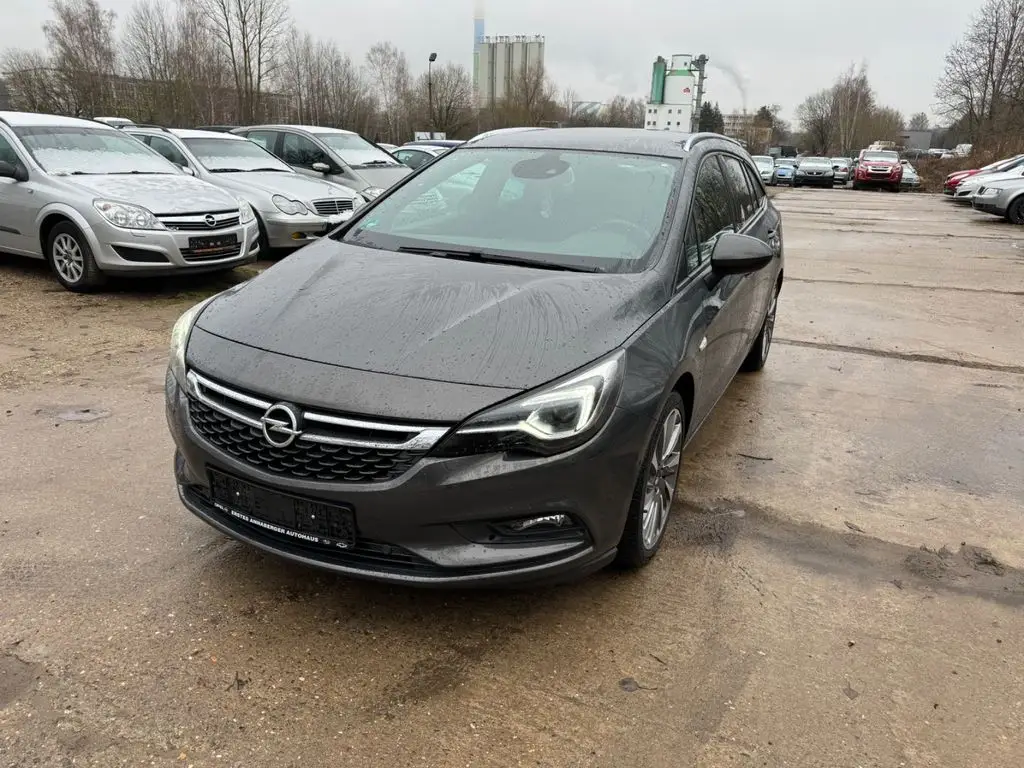 Photo 1 : Opel Astra 2016 Petrol