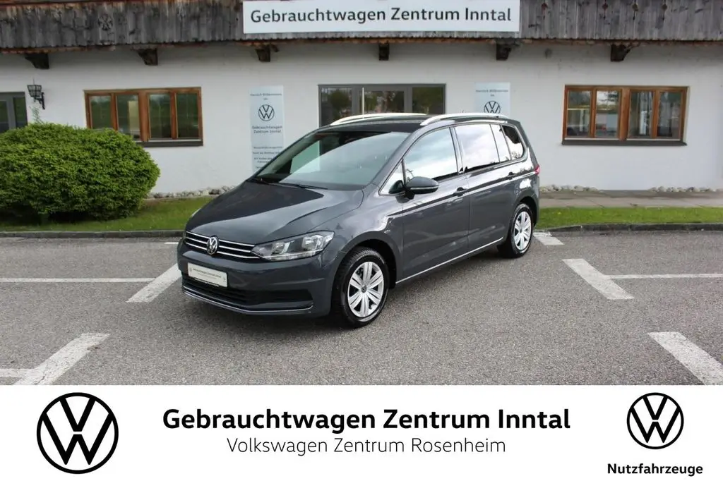 Photo 1 : Volkswagen Touran 2022 Essence