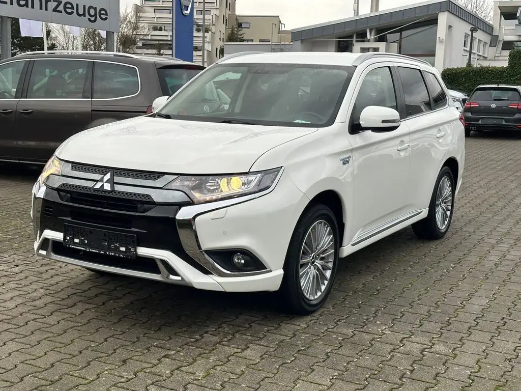 Photo 1 : Mitsubishi Outlander 2018 Hybrid