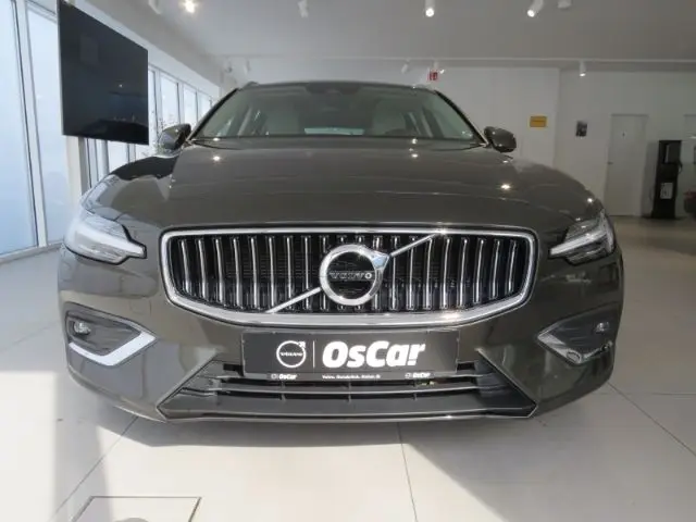 Photo 1 : Volvo V60 2021 Essence