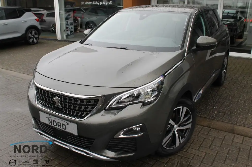 Photo 1 : Peugeot 3008 2018 Essence