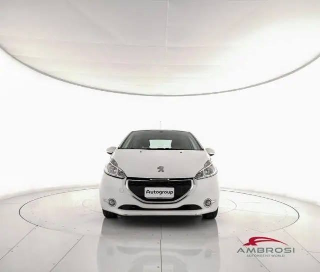 Photo 1 : Peugeot 208 2015 Essence