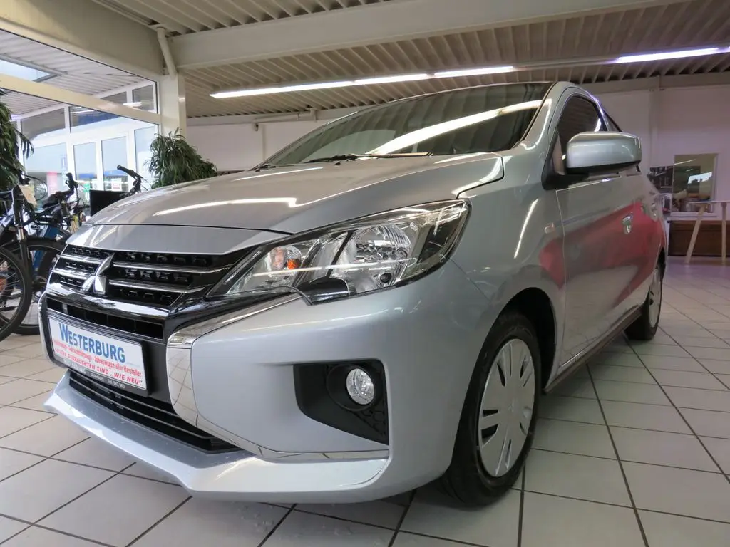 Photo 1 : Mitsubishi Space Star 2023 Petrol