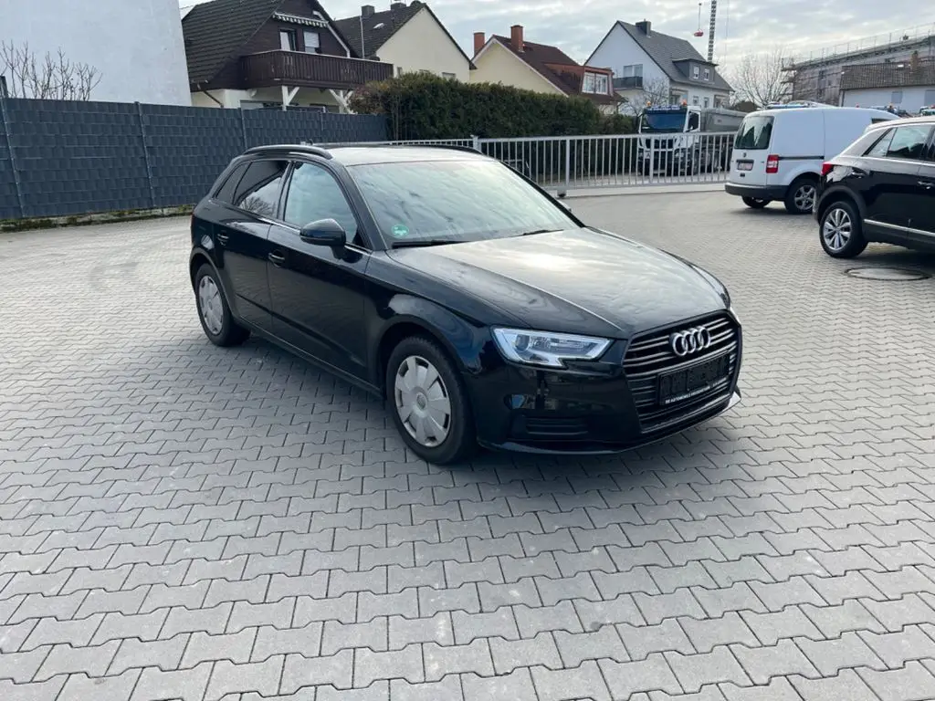 Photo 1 : Audi A3 2018 Essence