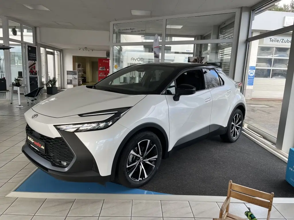 Photo 1 : Toyota C-hr 2024 Hybrid