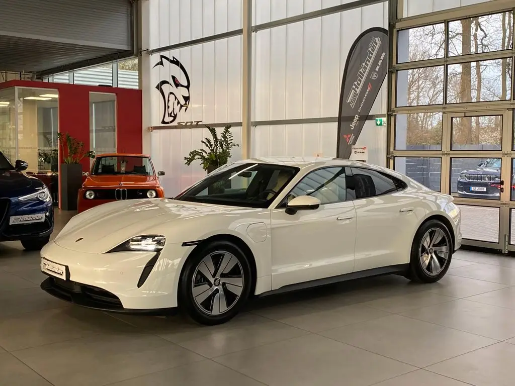 Photo 1 : Porsche Taycan 2021 Non renseigné