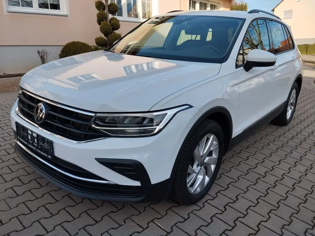 Photo 1 : Volkswagen Tiguan 2021 Essence