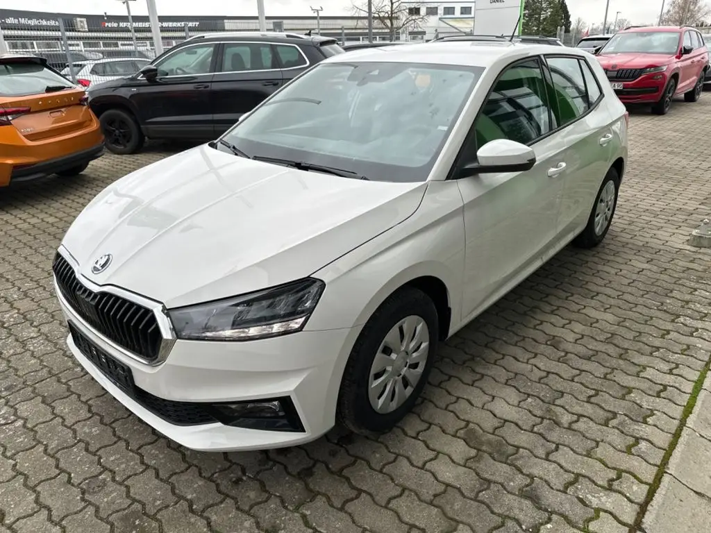 Photo 1 : Skoda Fabia 2024 Petrol