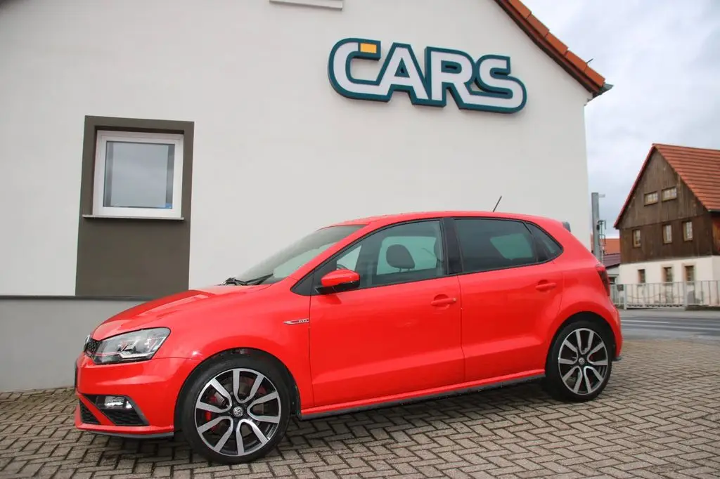 Photo 1 : Volkswagen Polo 2016 Petrol