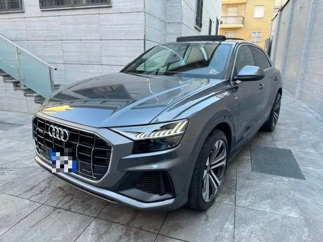 Photo 1 : Audi Q8 2019 Hybrid