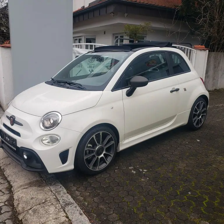 Photo 1 : Abarth 500 2024 Essence