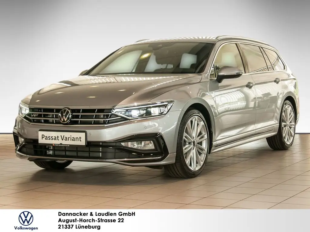 Photo 1 : Volkswagen Passat 2023 Essence