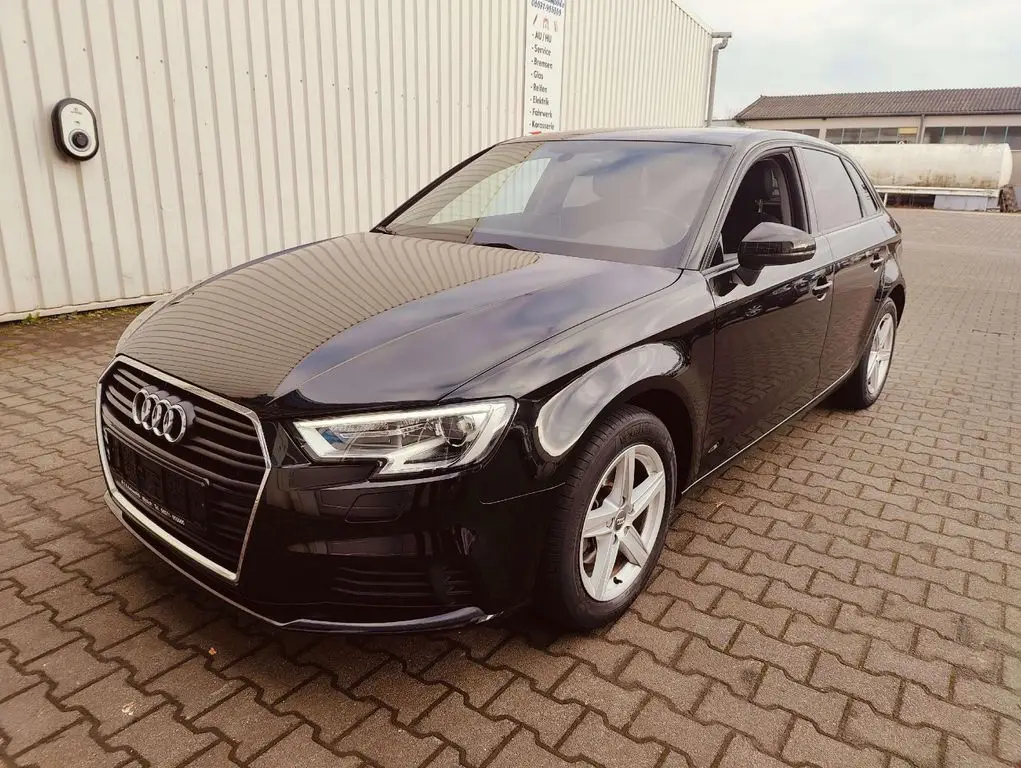 Photo 1 : Audi A3 2018 Diesel