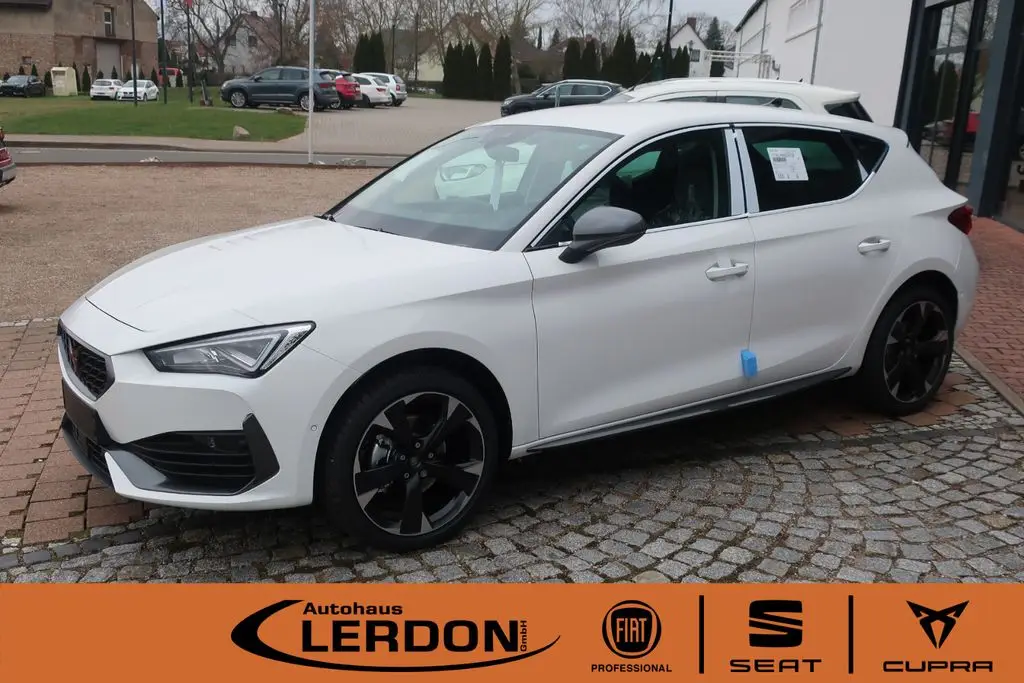 Photo 1 : Cupra Leon 2024 Petrol