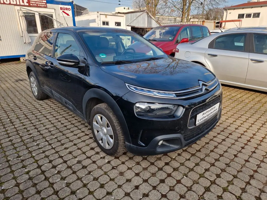 Photo 1 : Citroen C4 2018 Petrol