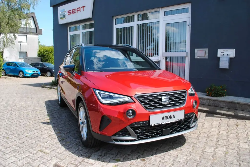 Photo 1 : Seat Arona 2024 Petrol