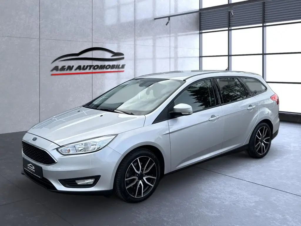 Photo 1 : Ford Focus 2015 Essence