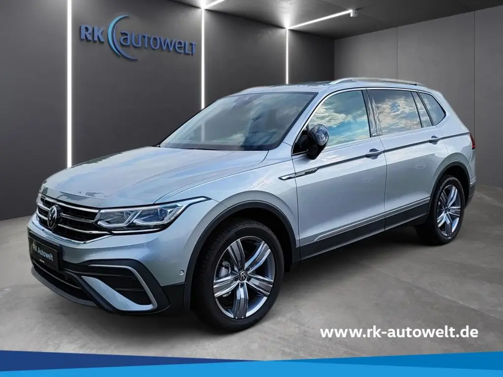 Photo 1 : Volkswagen Tiguan 2024 Petrol