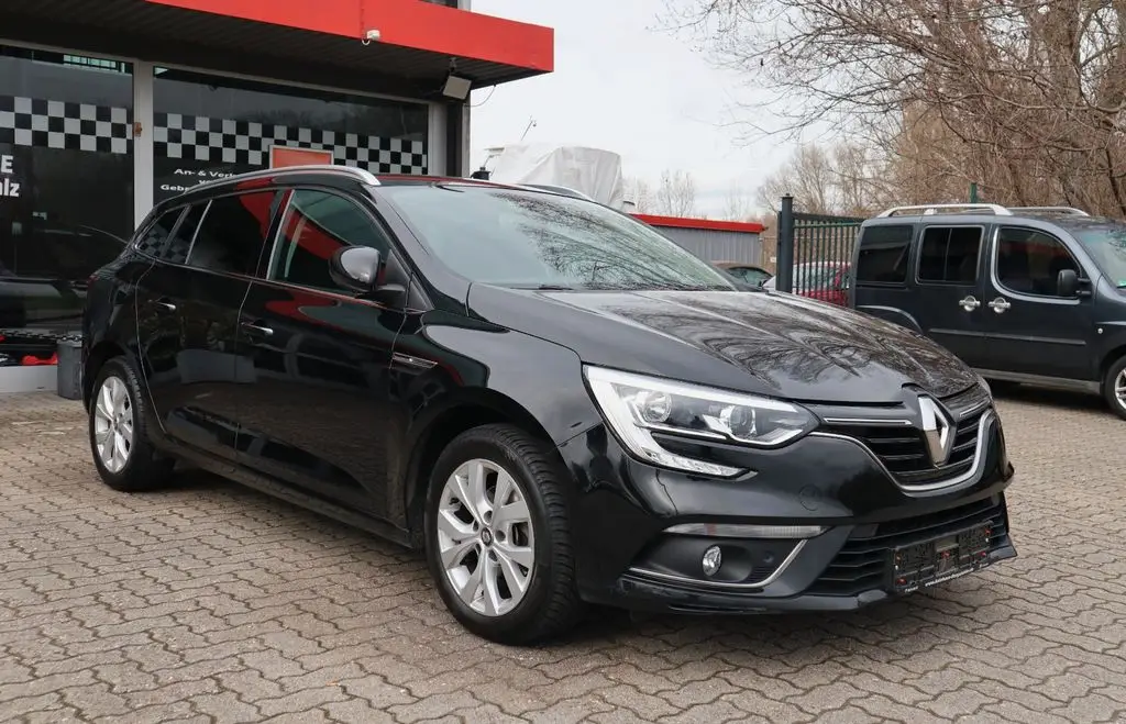 Photo 1 : Renault Megane 2019 Petrol