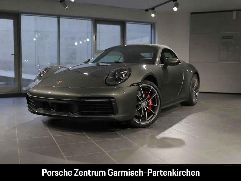 Photo 1 : Porsche 992 2024 Petrol