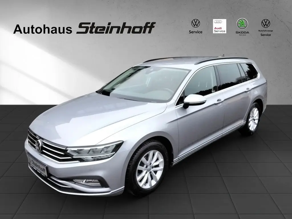 Photo 1 : Volkswagen Passat 2019 Essence