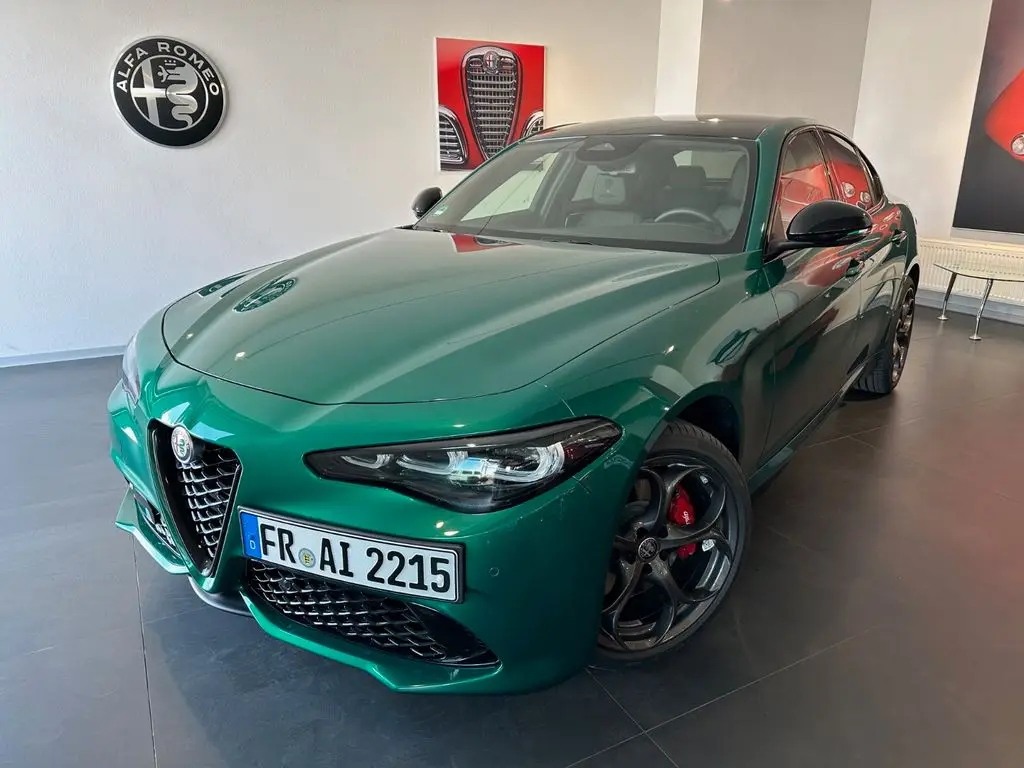 Photo 1 : Alfa Romeo Giulia 2024 Essence