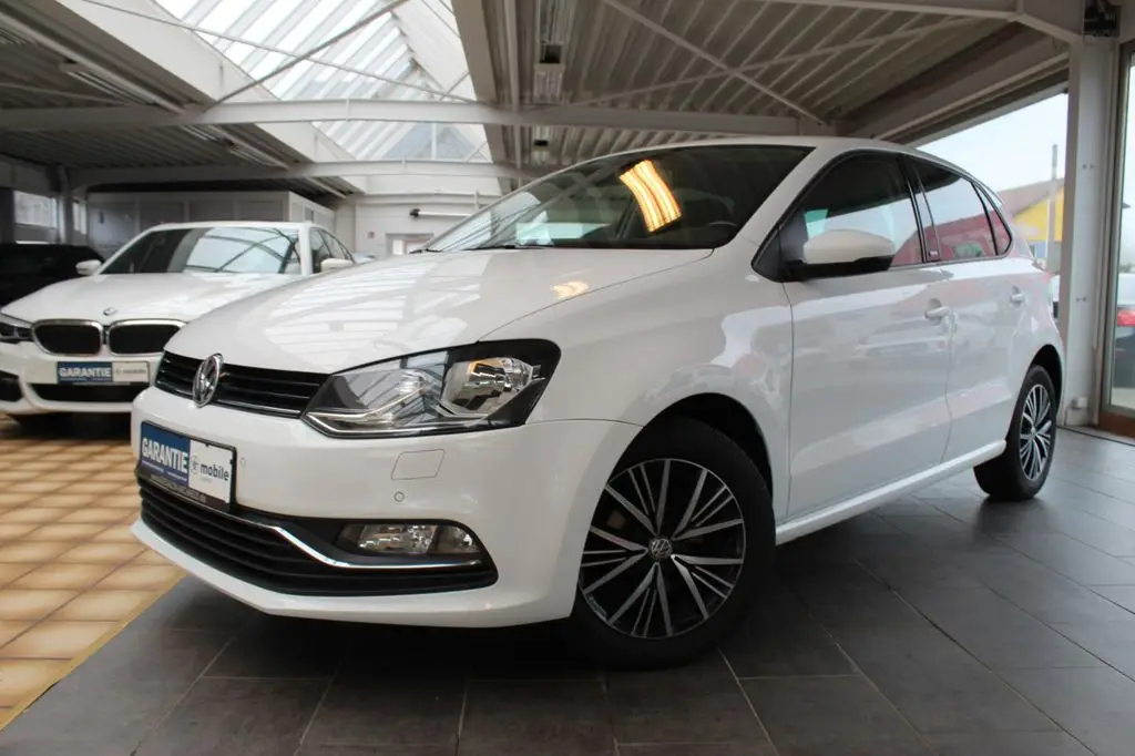 Photo 1 : Volkswagen Polo 2017 Petrol