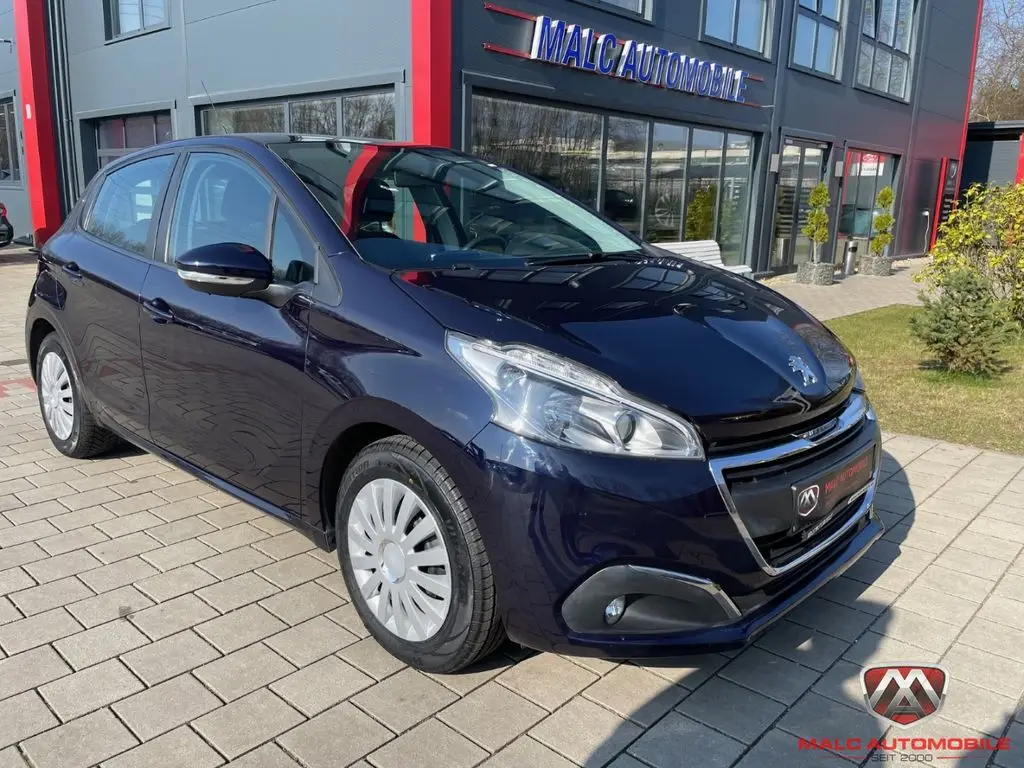 Photo 1 : Peugeot 208 2018 Petrol