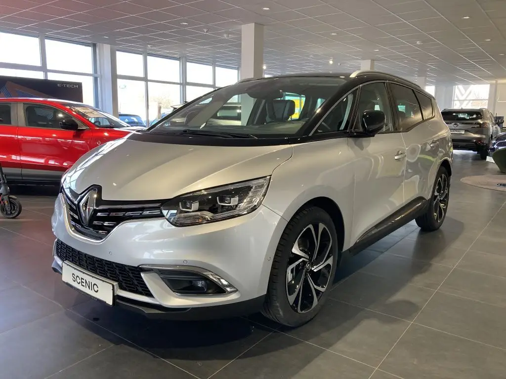 Photo 1 : Renault Grand Scenic 2023 Essence