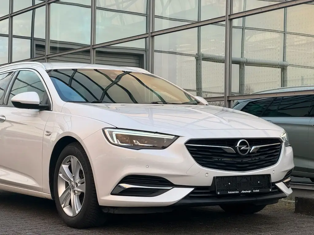 Photo 1 : Opel Insignia 2017 Petrol