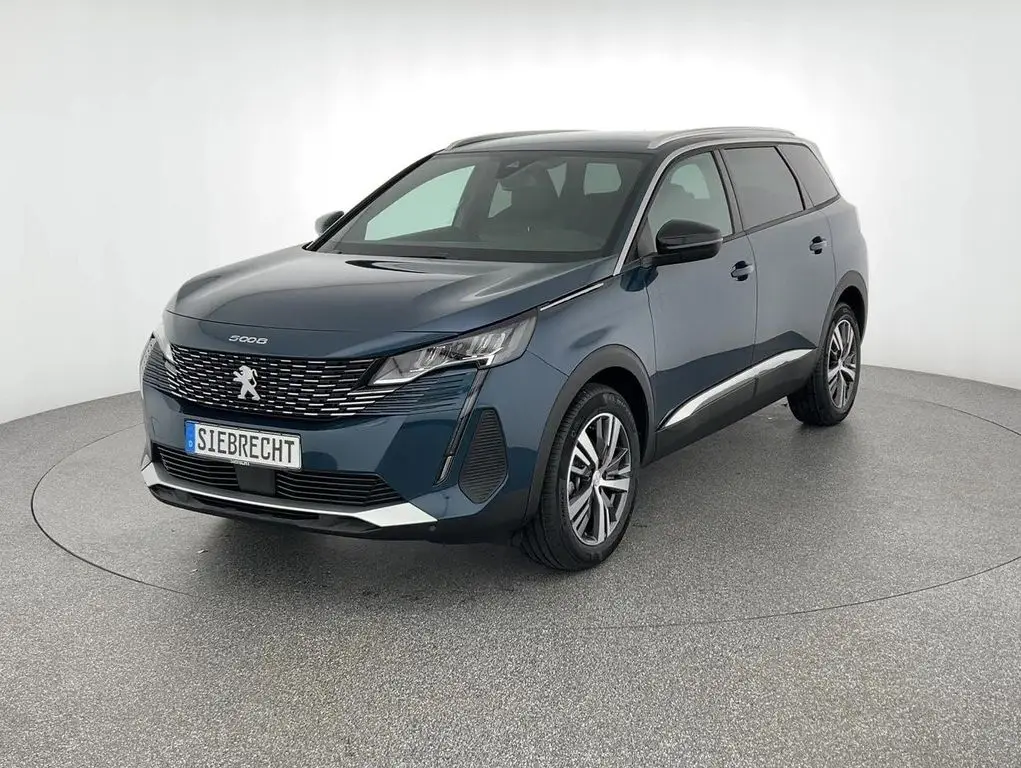 Photo 1 : Peugeot 5008 2023 Petrol