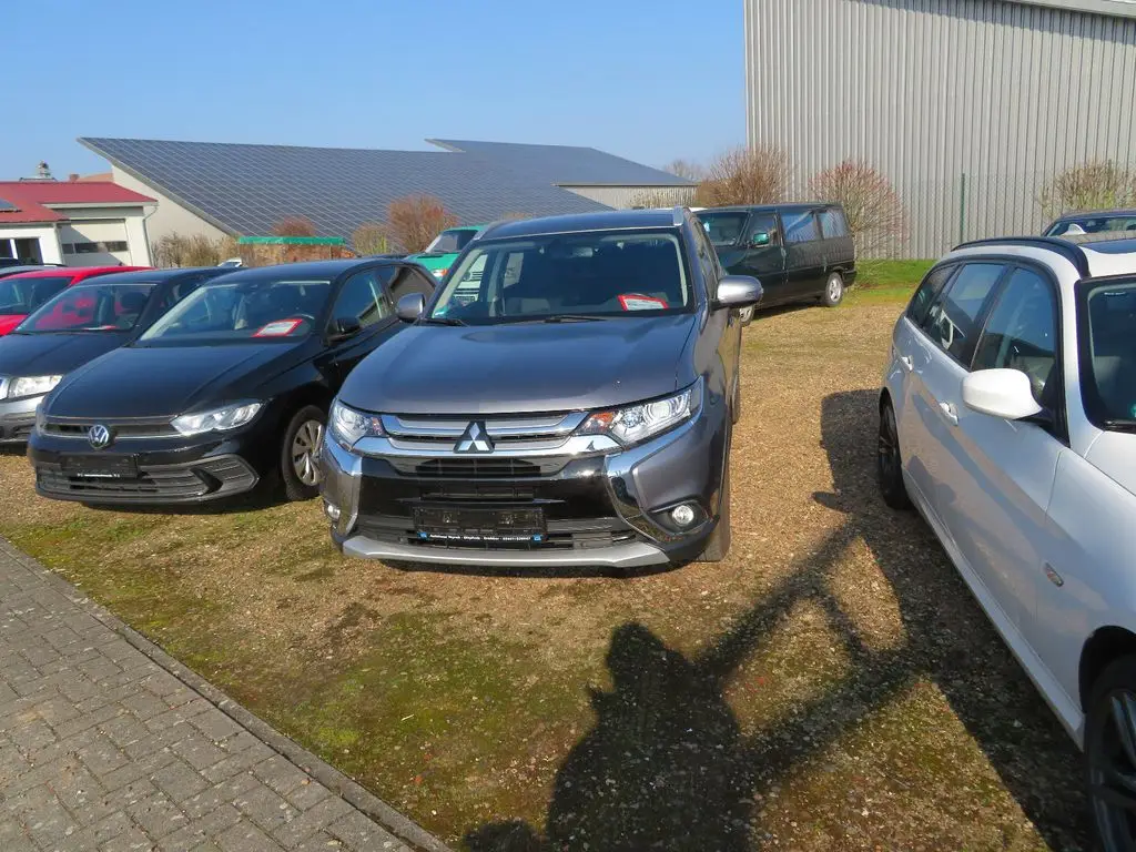 Photo 1 : Mitsubishi Outlander 2017 Petrol