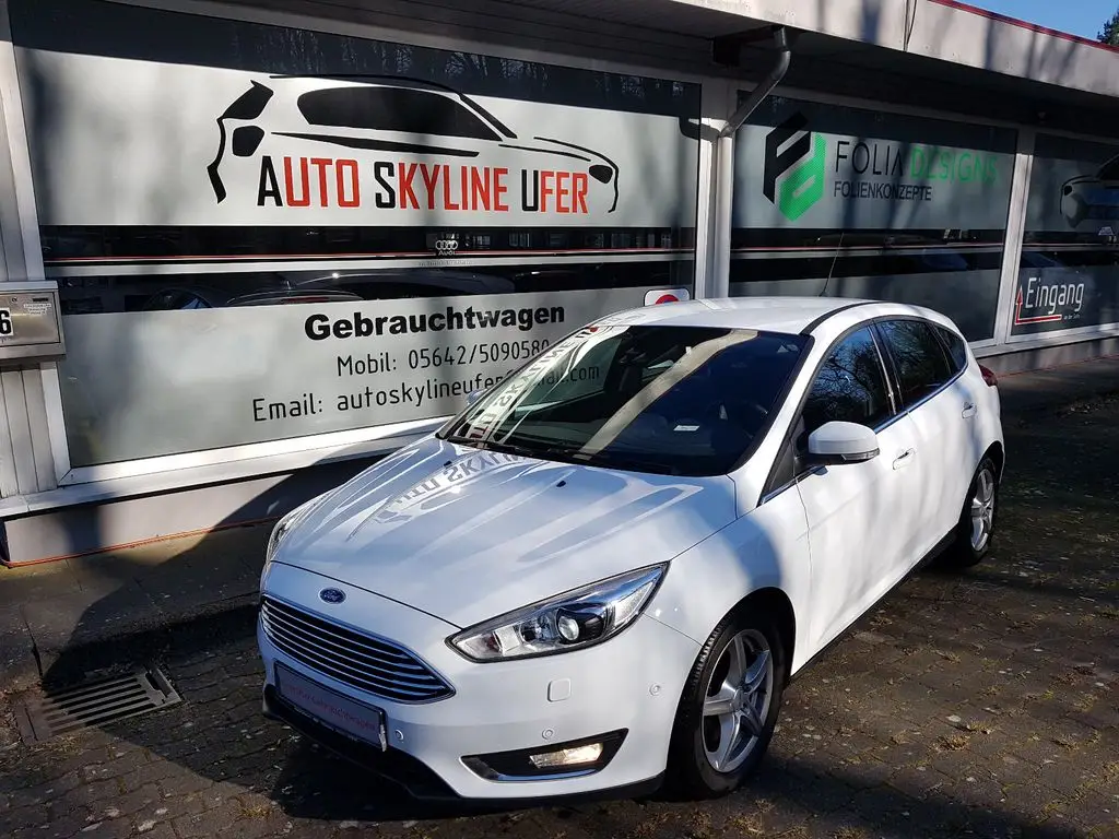 Photo 1 : Ford Focus 2016 Petrol