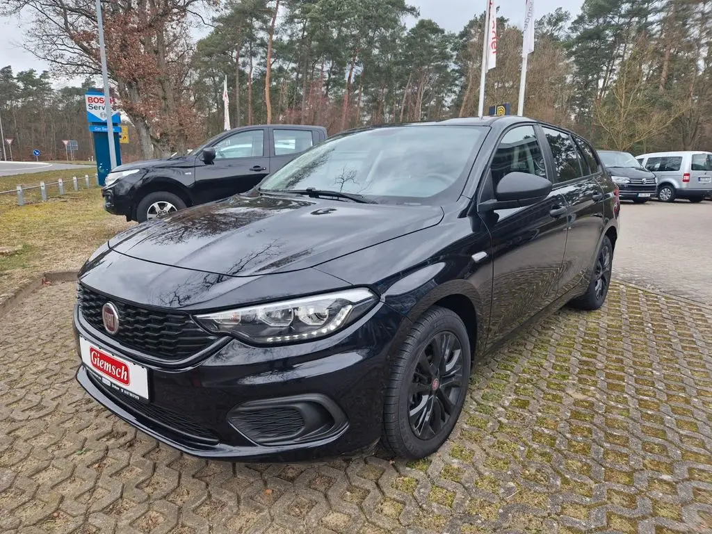 Photo 1 : Fiat Tipo 2019 Petrol