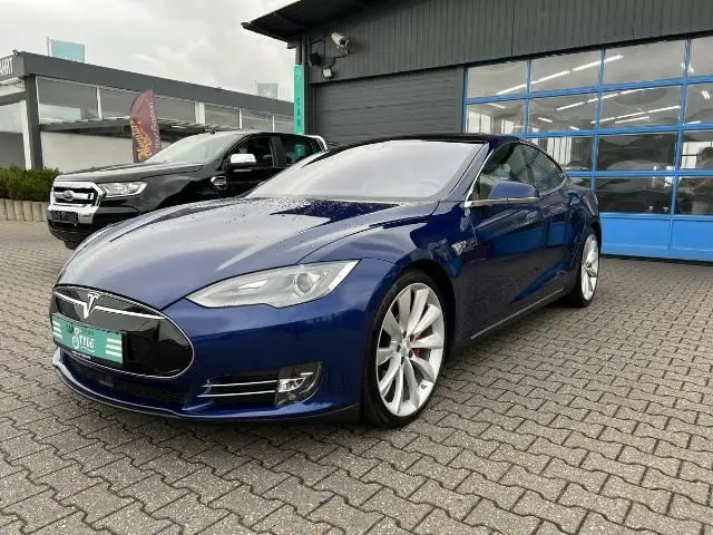 Photo 1 : Tesla Model S 2015 Non renseigné