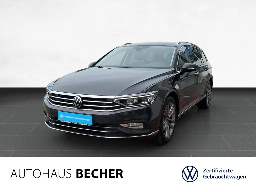 Photo 1 : Volkswagen Passat 2022 Petrol