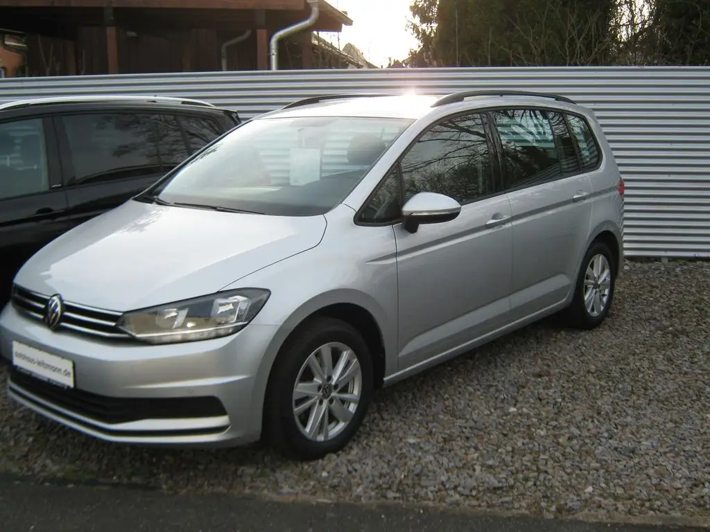 Photo 1 : Volkswagen Touran 2021 Petrol