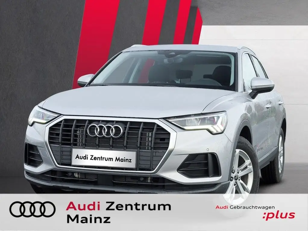 Photo 1 : Audi Q3 2023 Petrol