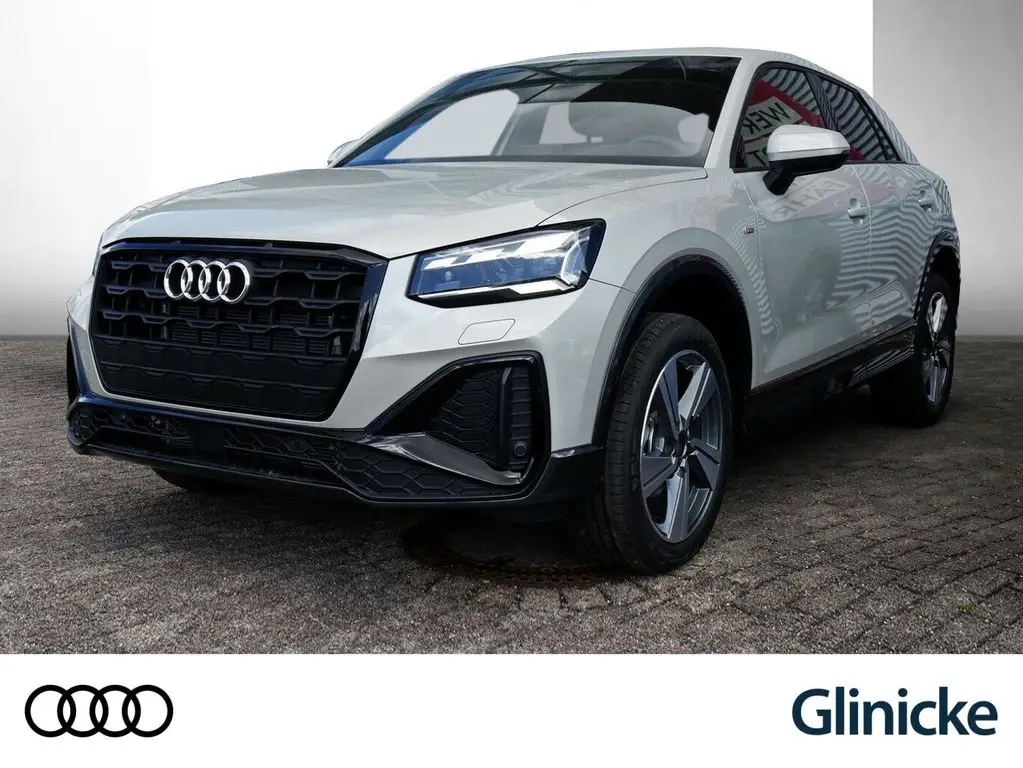 Photo 1 : Audi Q2 2024 Petrol